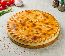Осетинский пирог с говядиной, грибами и сыром