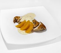 Куриное филе в сливочно- апельсиновом соусе
