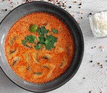 Том ям с морепродуктами