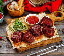 Шашлык из бараньей печени с курдюком