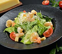 Салат Цезарь с креветками