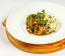 Пенне с телячьими щечками, перец халапеньо