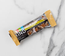 Ореховый батончик BeKind со вкусом Карамельный миндаль и морская соль