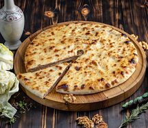 Пирог с капустой и грецких орехом