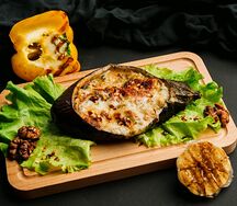 Жульен в баклажане с томатами