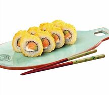 Теплый ролл с лососем