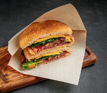 Сэндвич с пастрами из индейки и сыром Чеддер