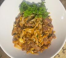 Ми-фен жареный с говядиной в соусе карри