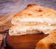 Пирог с творогом и сыром