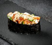 Гункан с угрём и огурцом