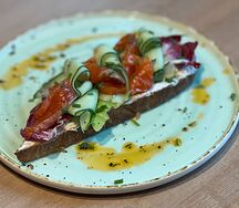 Брускетта с форелью