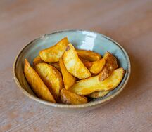 Картофельные дольки со специями