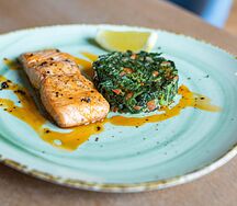 Филе форели со шпинатом