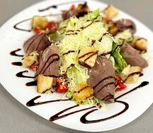 Салат Говядина в медово-горчичном соусе