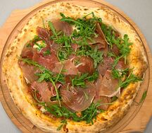 Пицца Парма с рукколой
