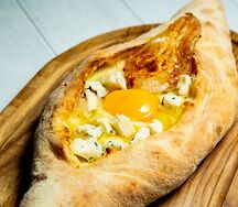 Аджарская с грушей и ашмело