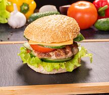 Бургер с говядиной на углях