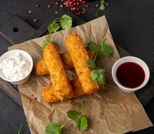 Сырные палочки с соусом