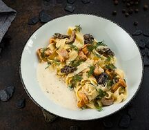 Тальятелле с лисичками и сморчками