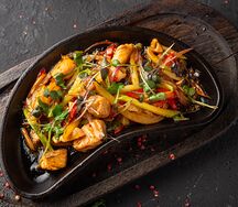 Горячая рыбная сковородка