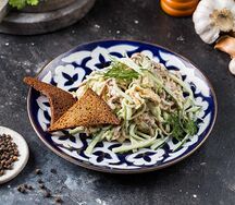 Салат восточный с говяжьим языком