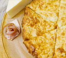 Хачапури Бекон и сыр