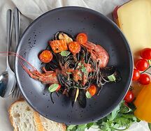 Черная паста с морепродуктами