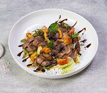 Салат Фламбэ с говяжьим языком