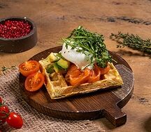 Вафля из цукини с яйцом пашот