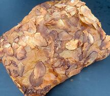 Гипфель с шоколадной начинкой