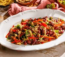 Салат Тбилиси с говядиной, фасолью и грецкими орехами