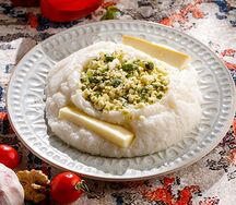 Гоми с тремя видами сыра