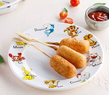 Детские сосиски в тесте с соусом на выбор