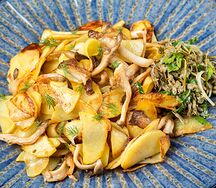 Жареный картофель по-домашнему с грибами