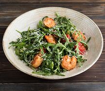 Рукола с креветками
