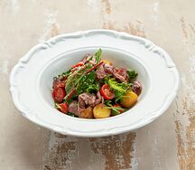 Салат с пастрами