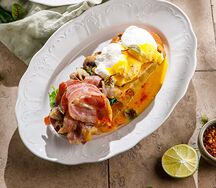 Яйца Бенедикт с беконом