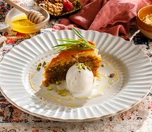 Пахлава фисташковая с мороженым