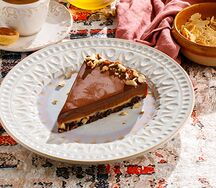 Шоколадно-миндальный торт