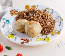 Домашние котлетки из индейки с гарниром на выбор