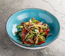 Гриль-салат с мякотью ягненка