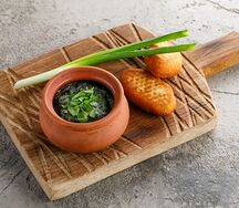 Сотолия из свежего шпината и мацони с мчади