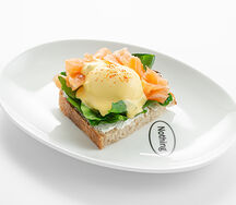 Яйца бенедикт с лососем