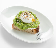Авокадо тост c яйцом пашот