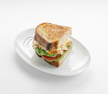 Сэндвич с индейкой и яйцом