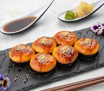 Ролл с угрем запеченный