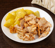 Курица с вертела с гарниром