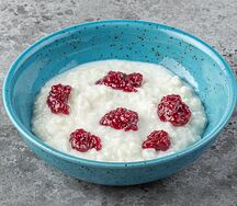 Рисовая каша с вареньем