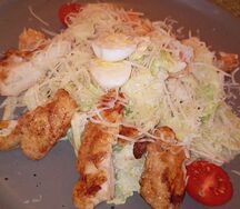 Салат Цезарь с курицей