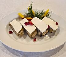 Баклажаны с фетой и орехами